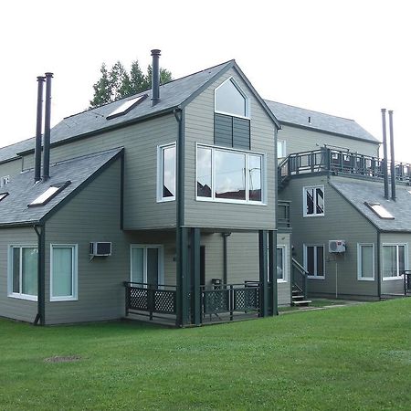Holiday Villa Resorts At Mont Ste Anne Beaupre Exterior photo