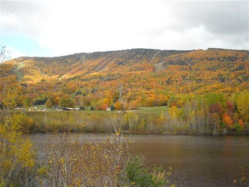 Holiday Villa Resorts At Mont Ste Anne Beaupre Exterior photo