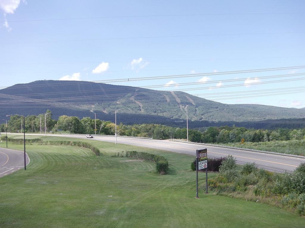 Holiday Villa Resorts At Mont Ste Anne Beaupre Exterior photo